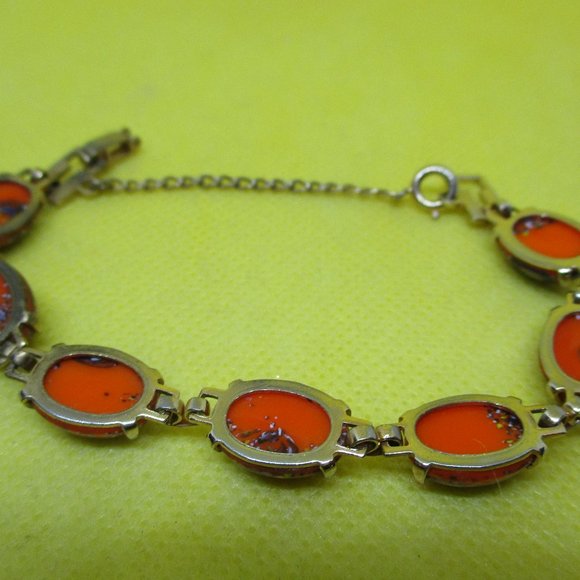 Vintage MILLEFLEUR Bracelet Gold Tone Metal Oval Sectional Insert W Safety Chain - Picture 6 of 10